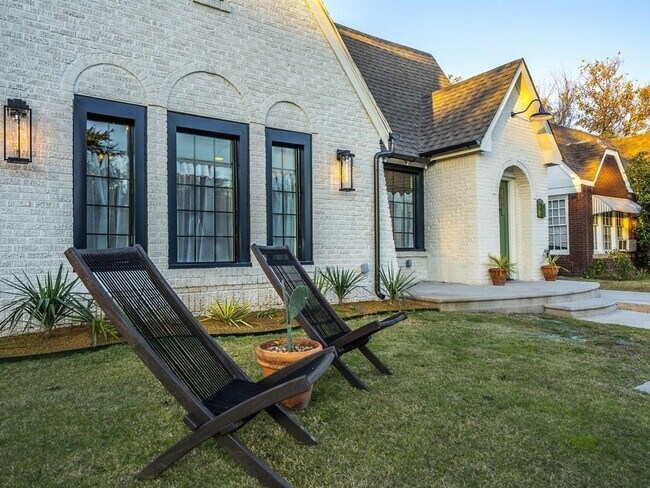 Building Photo - 2721 NW 19th St