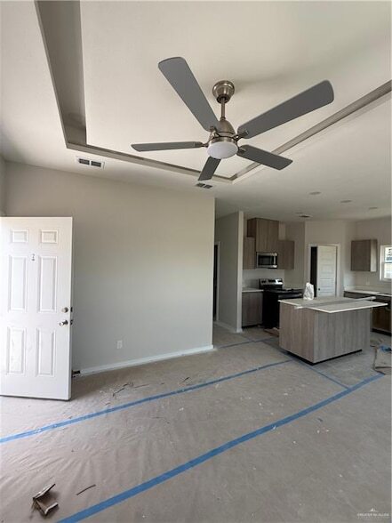 Building Photo - 402 N Alexandrite Ave