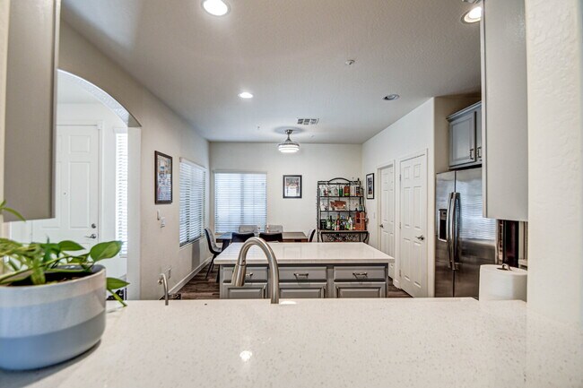Building Photo - Del Rio Ranch Beauty