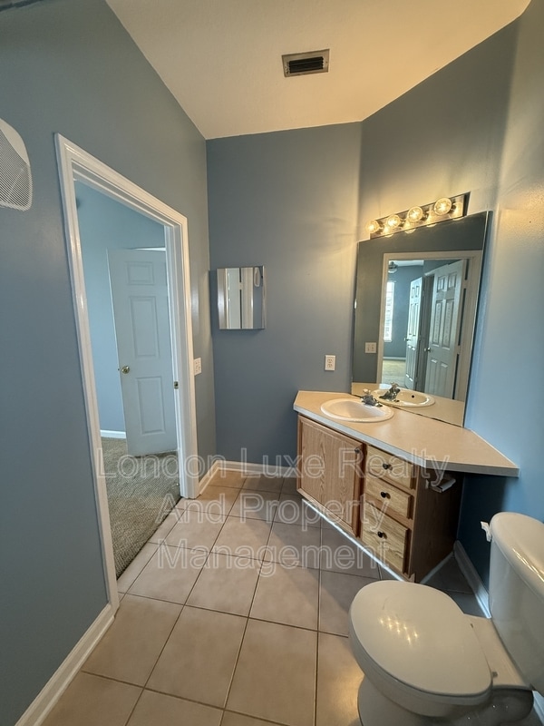 Building Photo - 7990 Baymeadows Rd