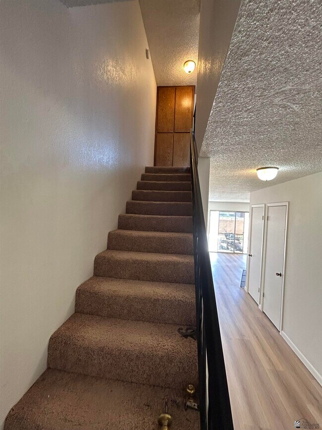 Building Photo - 2490 W Yowell Ct
