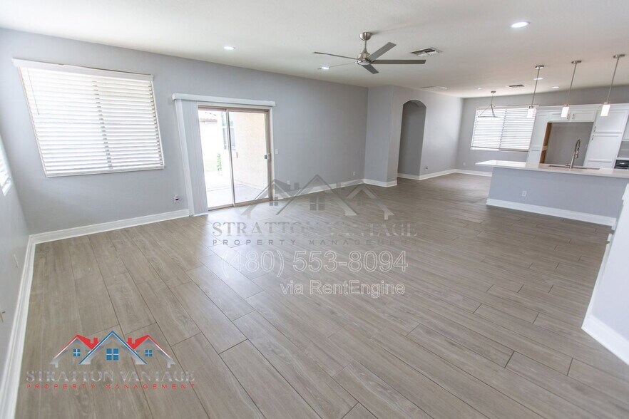 Building Photo - 3068 E Ravenswood Dr