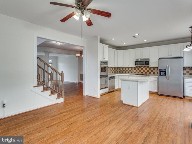 Building Photo - 701 Fitzhugh Way
