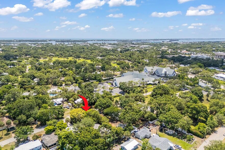 Building Photo - 2441 Granada Ave