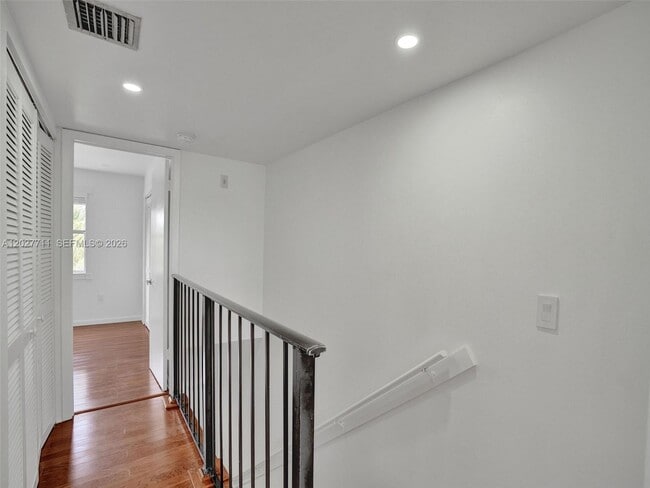 Building Photo - 4600 SW 67th Ave