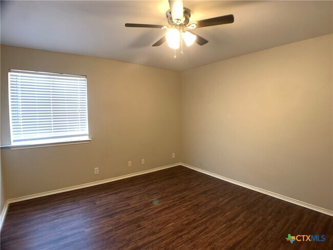 Building Photo - 2614 Dove Crossing Dr