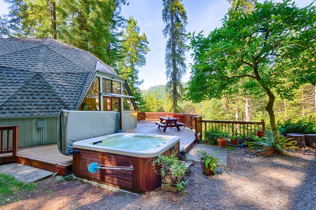 Building Photo - 1785 Austin Creek Rd