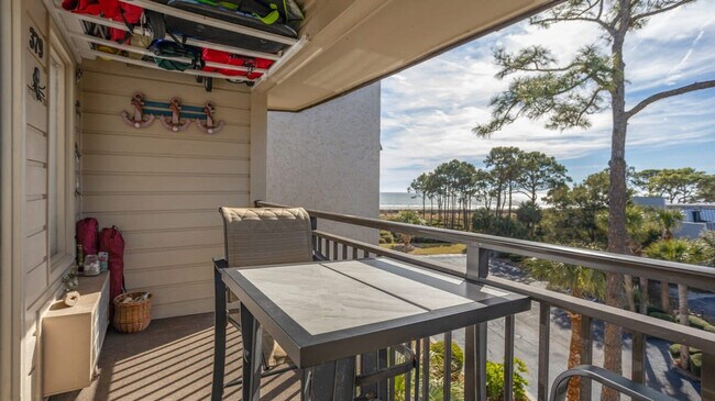 Building Photo - 23 S Forest Beach Dr