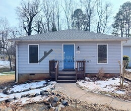 Building Photo - 312 Lakeshore Dr