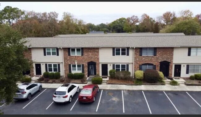 Primary Photo - 415 Parkdale Dr