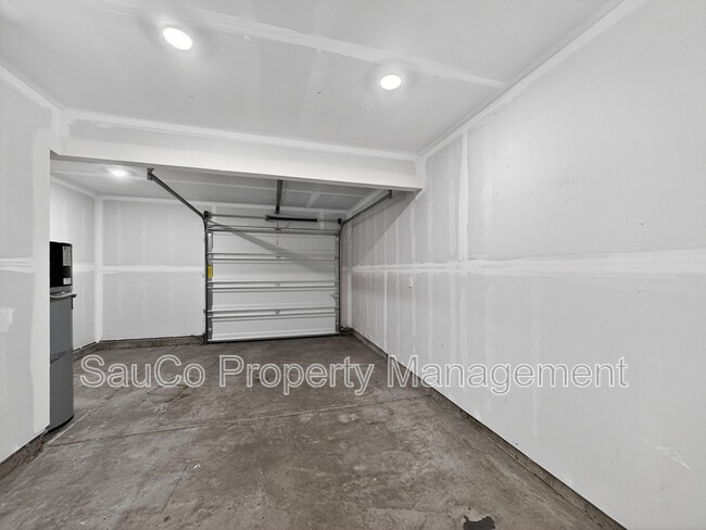 Building Photo - 17022 SW Lemongrass Ln