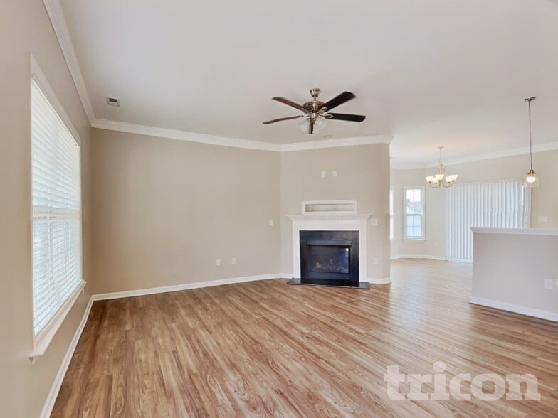 Building Photo - 15 Coswell Ct