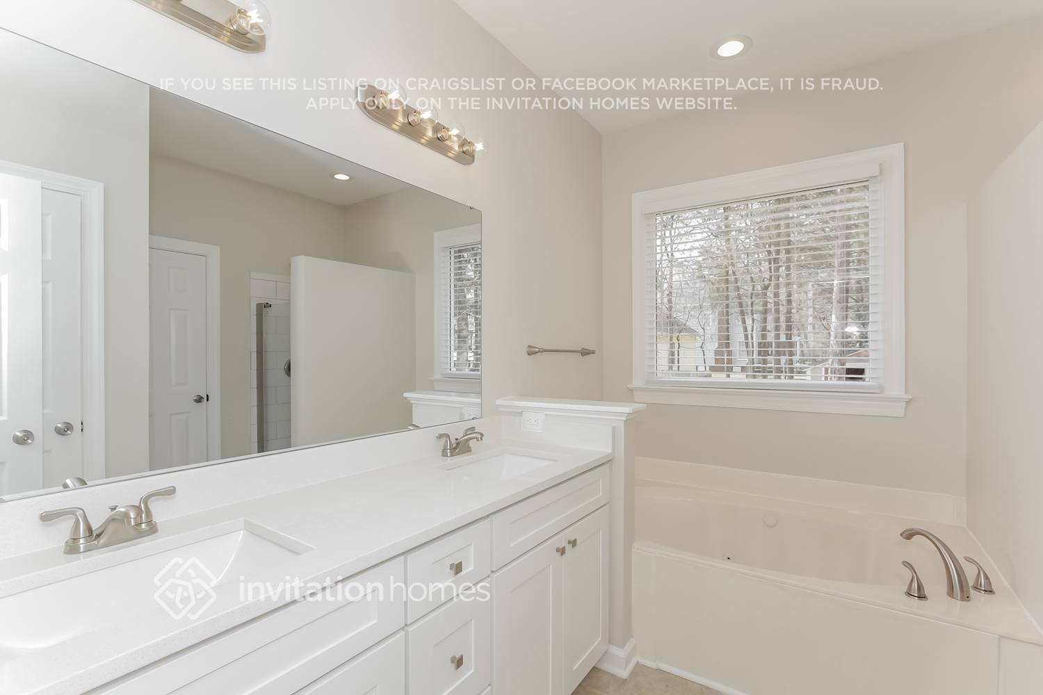 Building Photo - 11112 Ridge Oak Dr