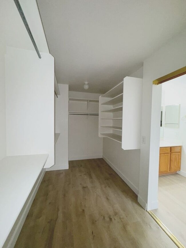 Building Photo - MOVE IN SPECIALS!! 15 DAYS RENT FREE!! Wonderful large, 4 br 2.5 ba family home in Johnson Ranch