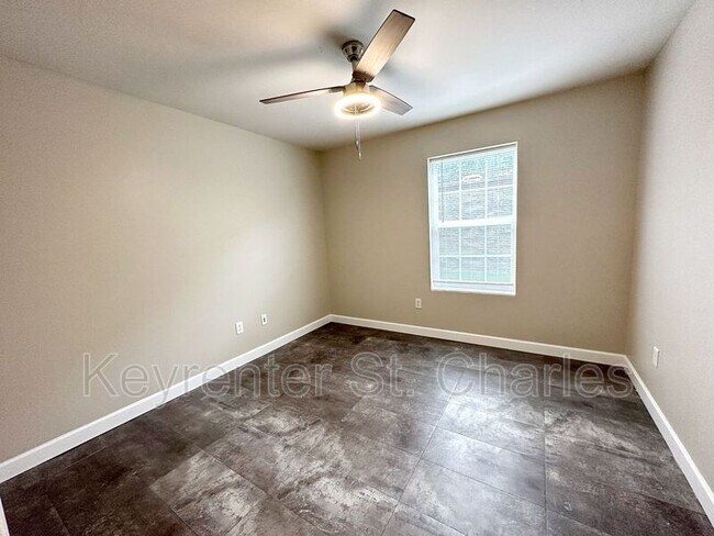Building Photo - 1102 Spring Creek Ln