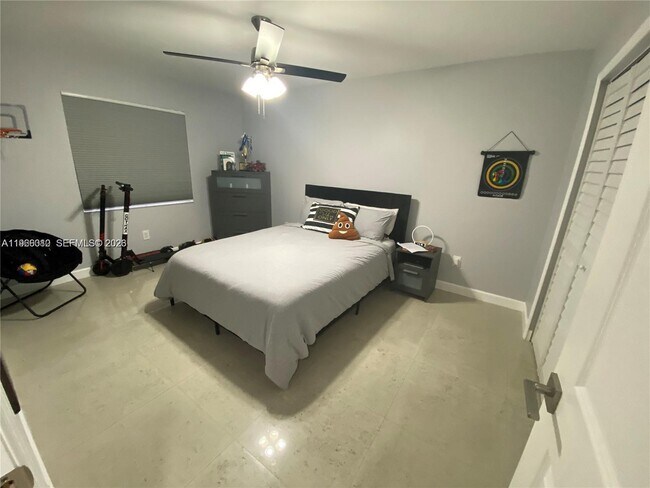 Building Photo - 8530 SW 149th Ave