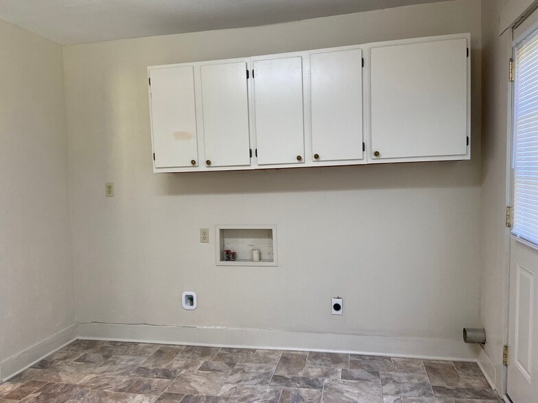 Building Photo - 6527 W 70th St