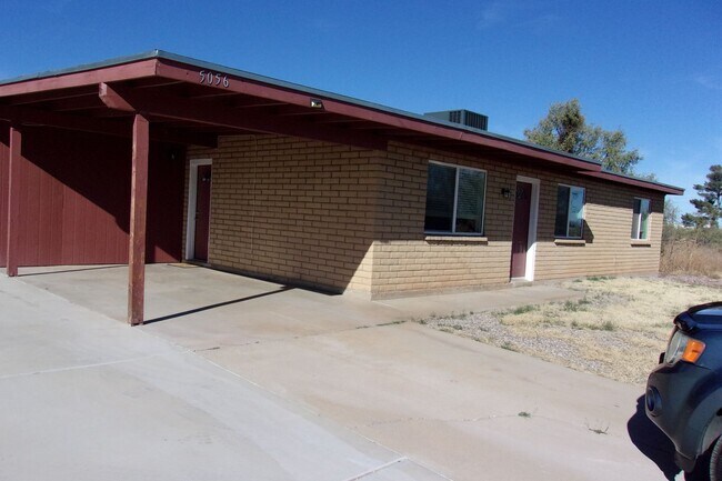 Building Photo - Great home in with great mountain views.