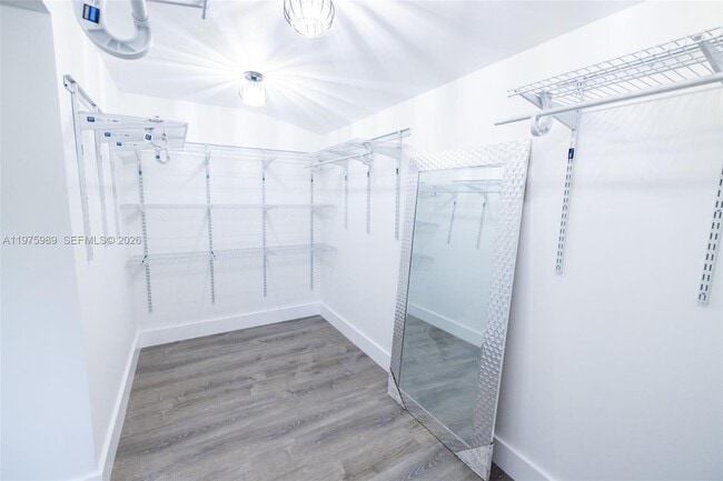 Building Photo - 3401 SW 17th St