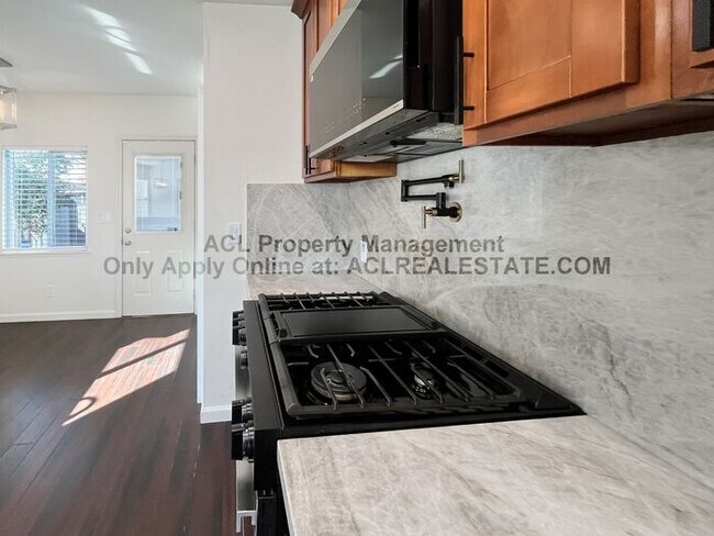 Building Photo - 2 Houses, 1 Price. Nicely Updated Single Family Home with ADU