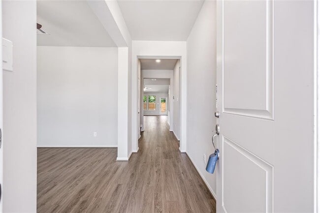 Building Photo - 7526 Cascades Pass Dr