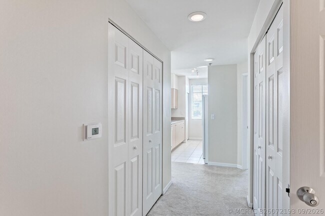 Building Photo - 616 Clearwater Park Rd