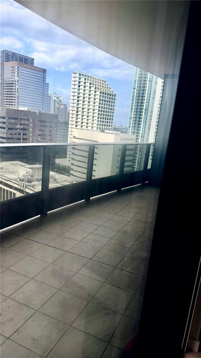 Building Photo - 1000 Brickell Ave