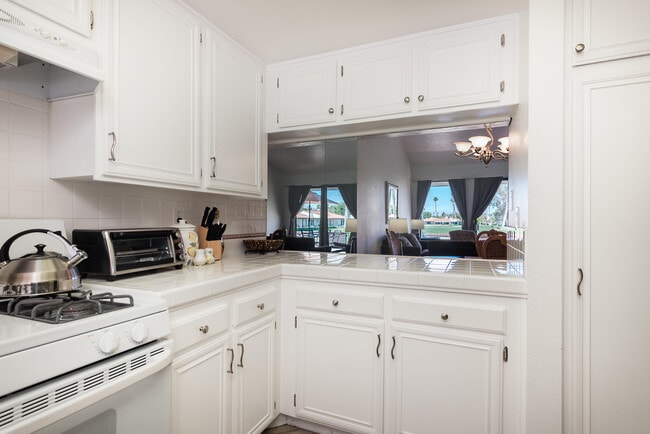 Building Photo - 28 Cll Encinitas