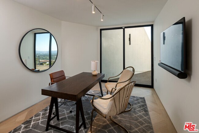 Building Photo - 3699 Alta Mesa Dr