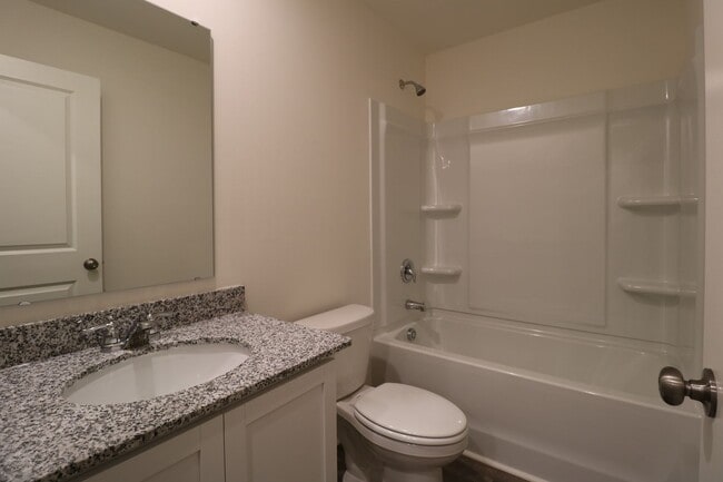 Building Photo - 757 Whitney Rd