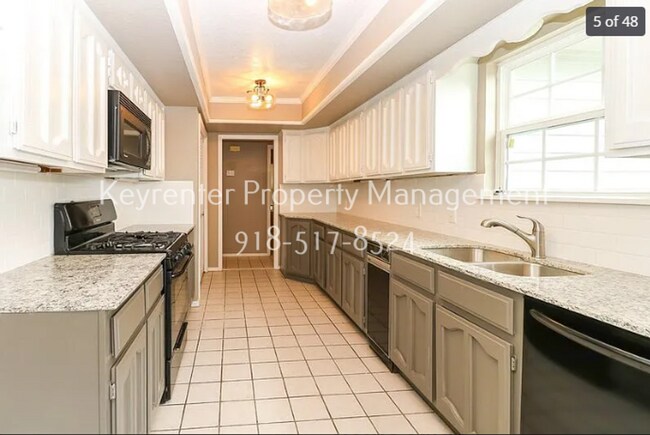 Building Photo - 3 Bed 2 Bath South Tulsa with Pool, Jenks Schools