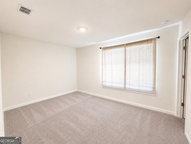 Building Photo - 125 CHESAPEAKE BAY Dr N