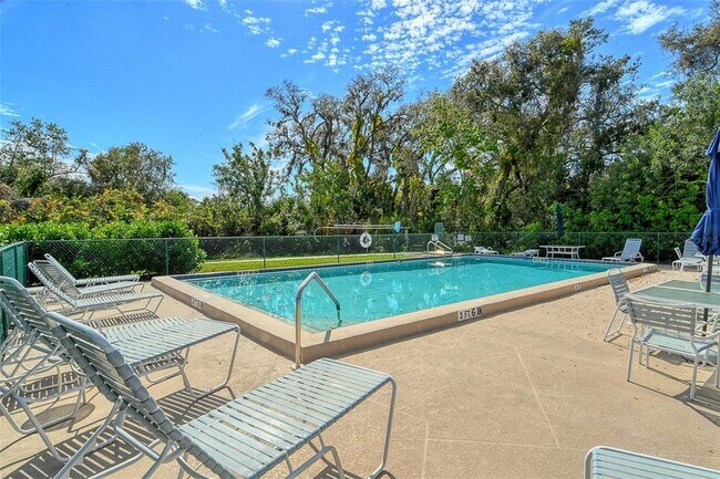 Building Photo - 6467 Carrington Cir