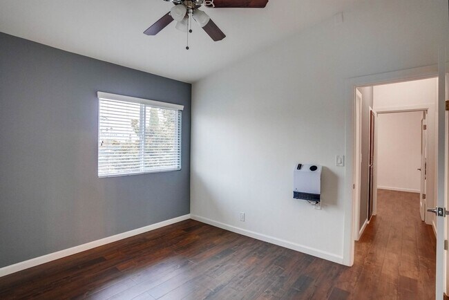 Building Photo - 3105 W 27th St