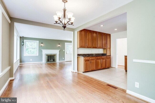 Building Photo - 5225 Old Dominion Dr