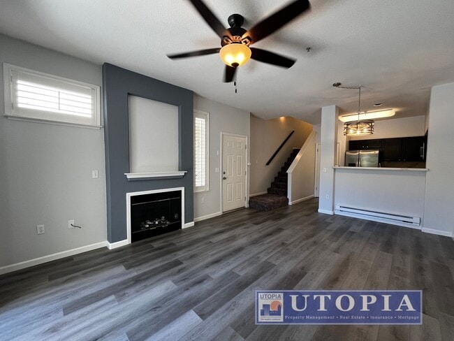 Building Photo - Recently Upgraded, Bi-Level Condo Downtown...