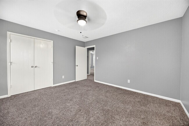 Building Photo - 20722 Fair Castle Dr