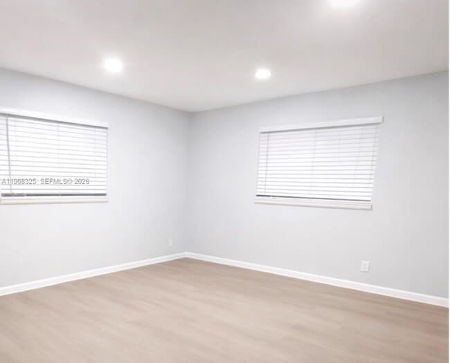 Building Photo - 1332 NW 7th Pl