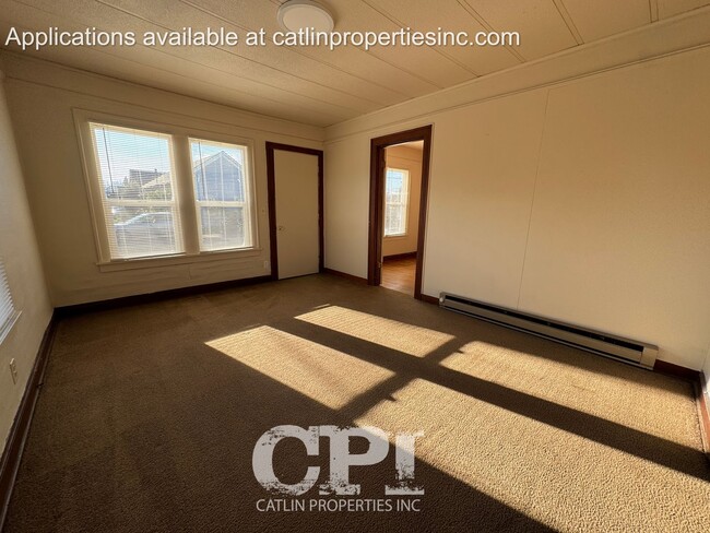 Building Photo - MOVE IN SPECIAL- $99 FIRST MONTH RENT!