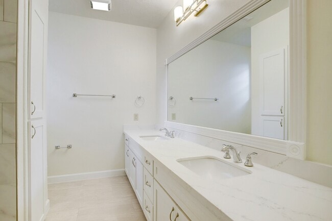 Building Photo - 1108 Nantucket Dr