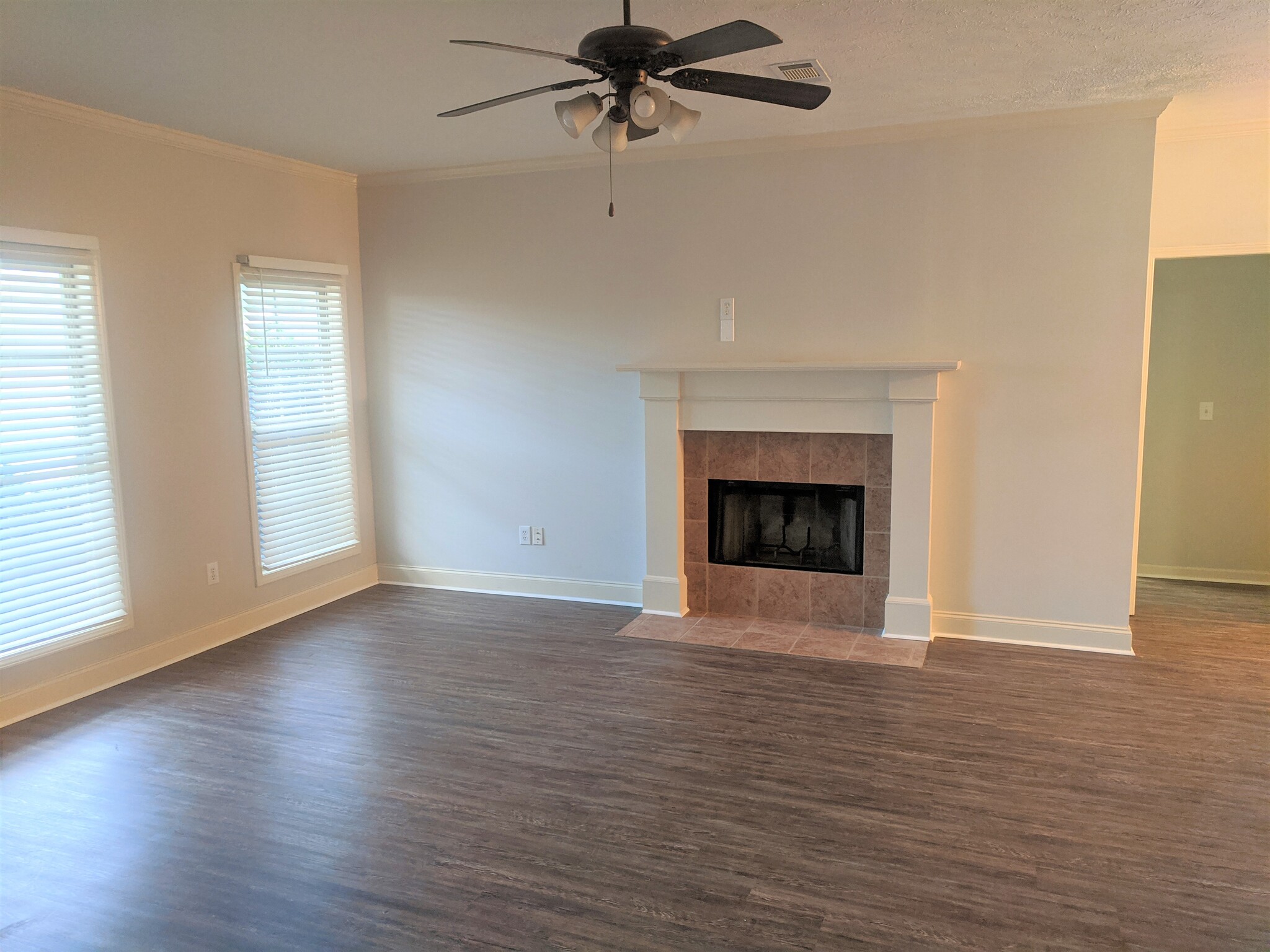 Building Photo - 506 Briars Bend