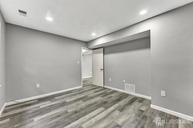 Building Photo - 5 Pelmont Pl