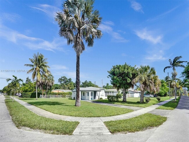 Building Photo - 17791 NE 13th Ave