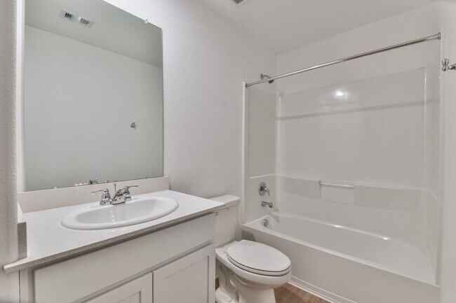 Building Photo - Immaculate 4 bedroom home in Becker Fields!