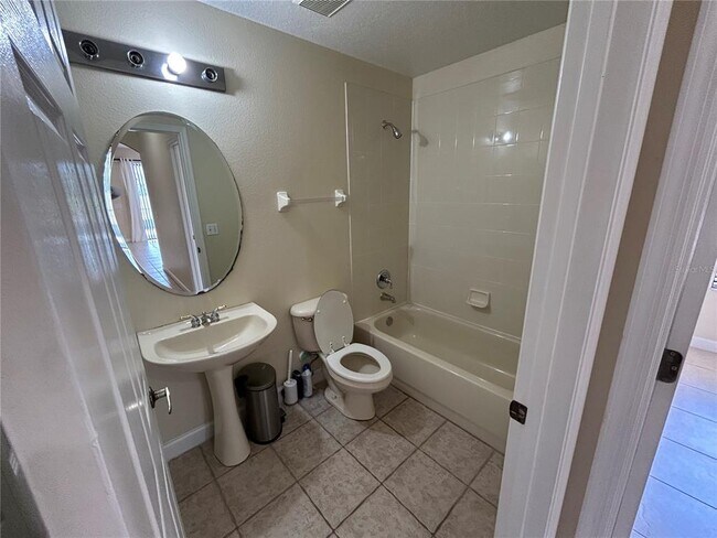 Building Photo - 6720 Imperial Oak Ln