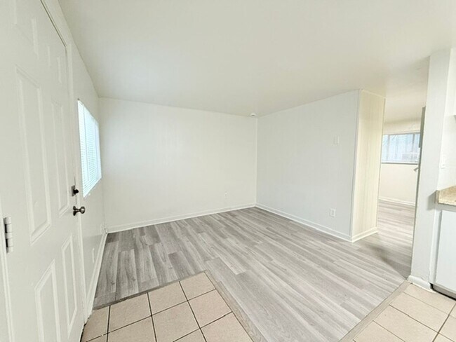 Building Photo - Charming 1 Bedroom 1 Bathroom Apartment *M...