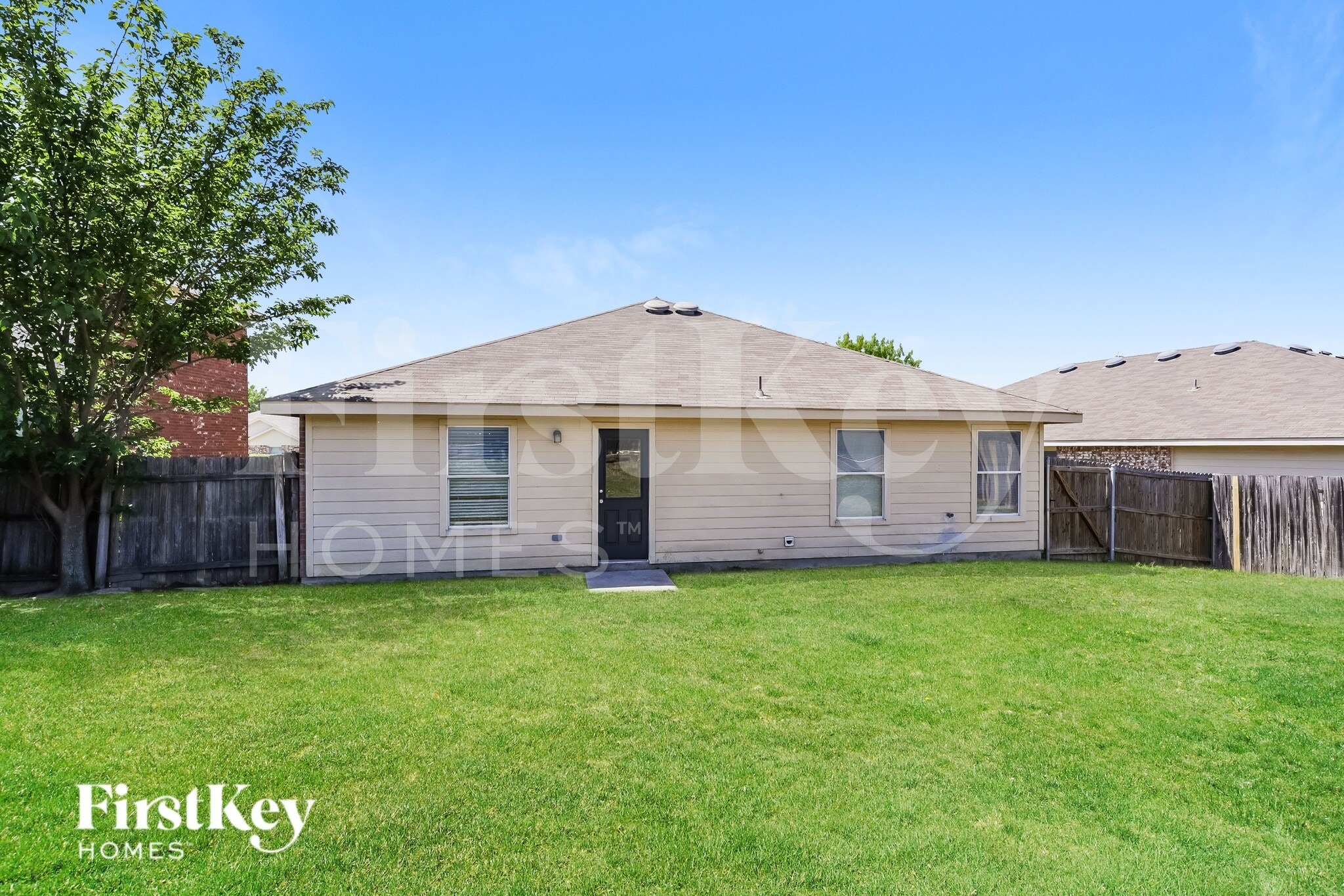 Building Photo - 6417 Meadow Way Ln