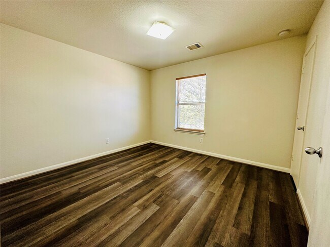 Building Photo - 6602 Providence View Ln