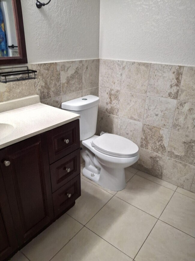 Building Photo - 3238 Coral Lake Ln