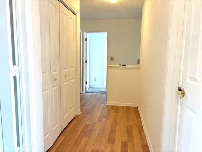 Building Photo - 11052 Oakspring Dr